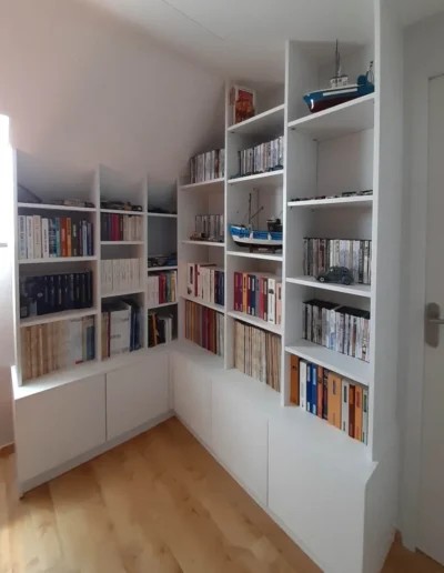 Bibliothèque en angle sur-mesure à Caen - AC Tendance